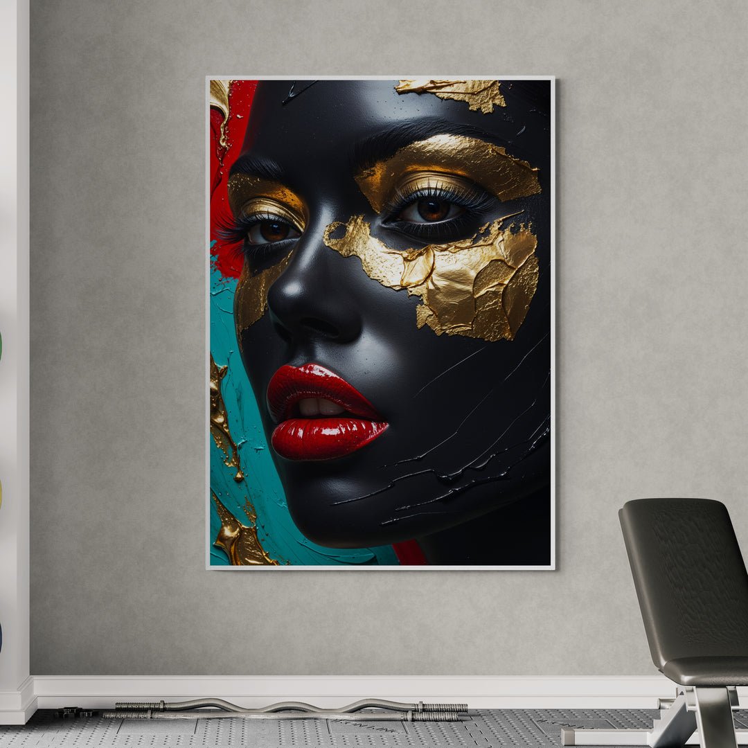 Ritratto femminile iperrealista in trittico con dettagli in foglia oro su pelle nera – arte contemporanea da parete
