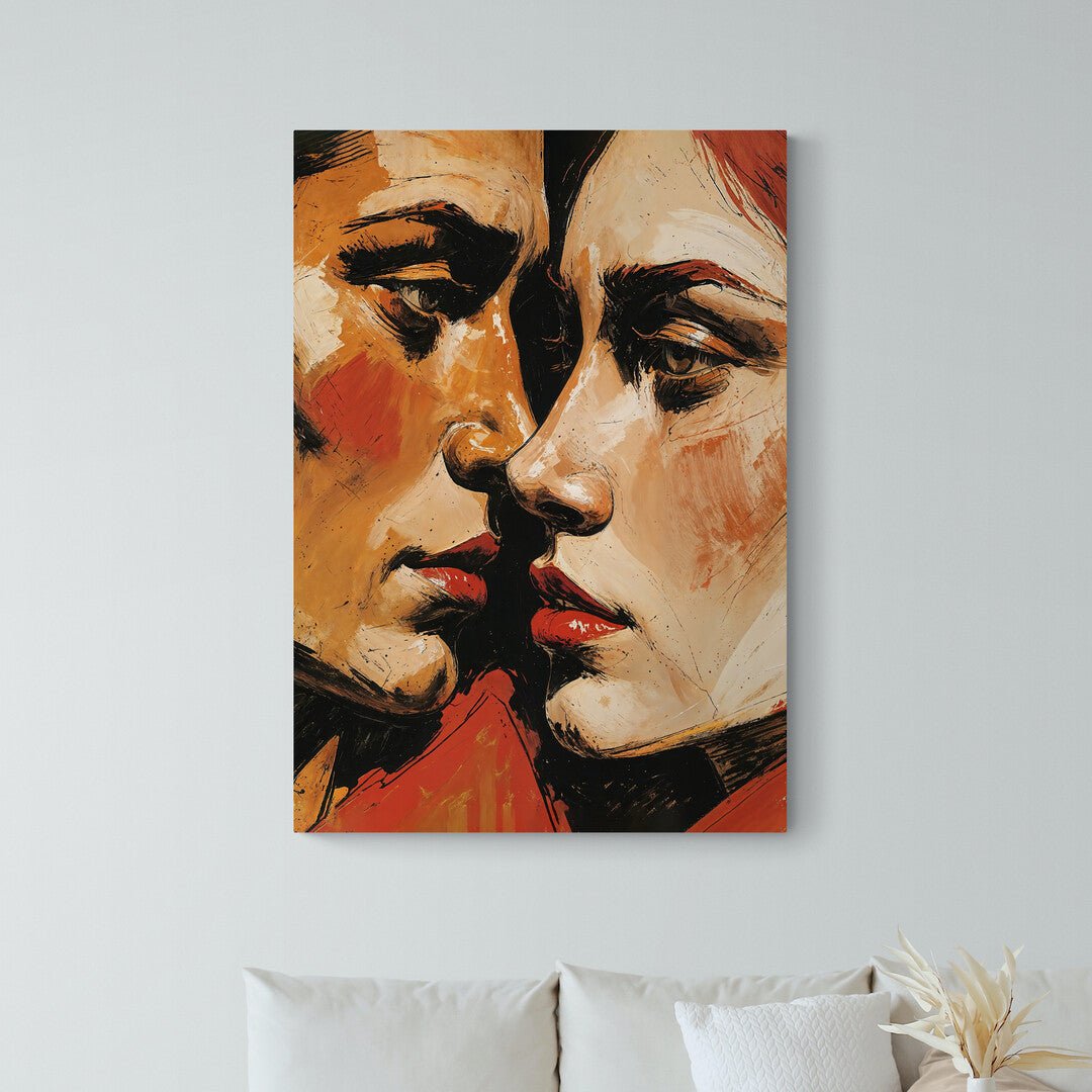 Dettaglio del volto destro con sguardo profondo e colori caldi