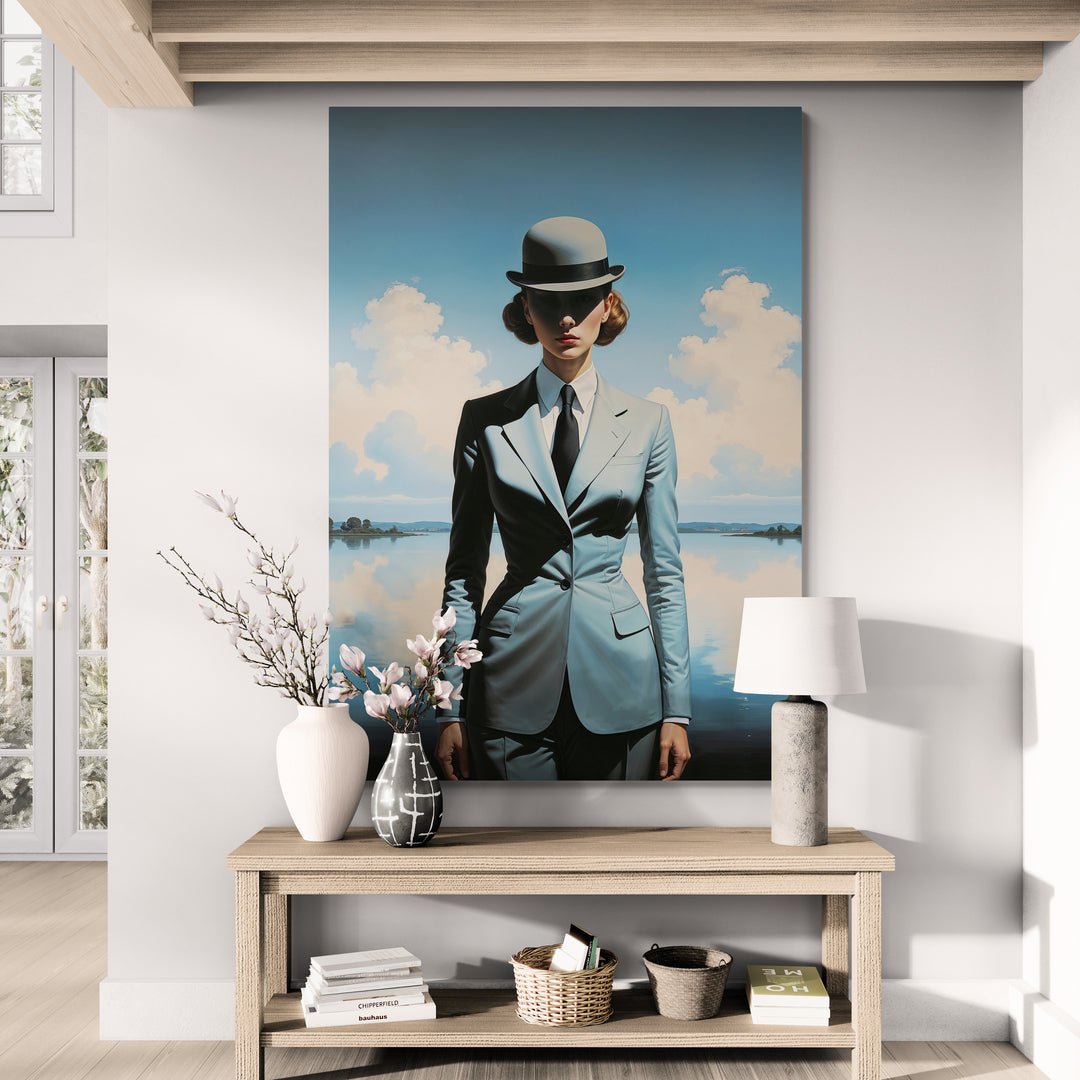 quadro surrealista ispirato a magritte donna in abito formale davanti al lago