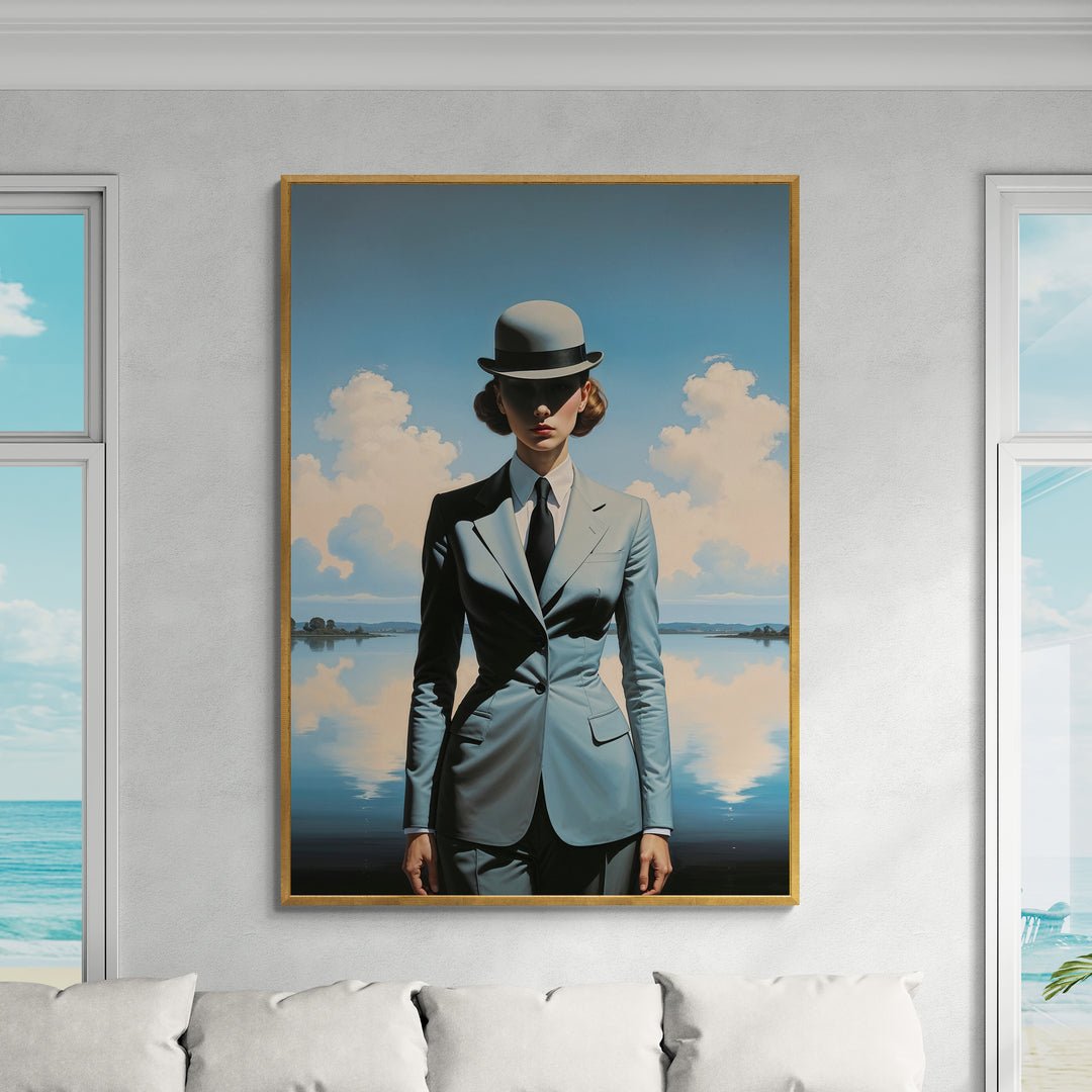 quadro design moderno figura femminile controluce cielo nuvole bianche