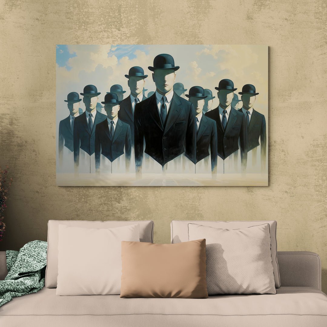 wall art surrealista con figure in abito e atmosfera nebbiosa