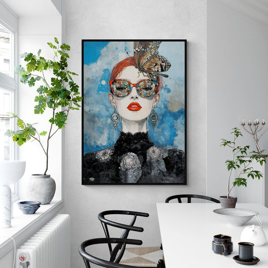 Ritratto artistico di donna con farfalla azzurra e orecchini dorati